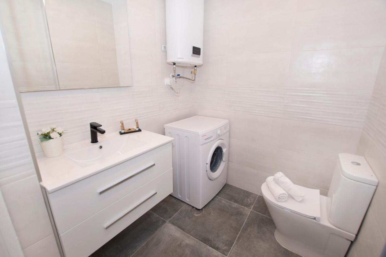 Cosy Apartment Close To Sea, Wifi, Air Cond Calp Exterior foto